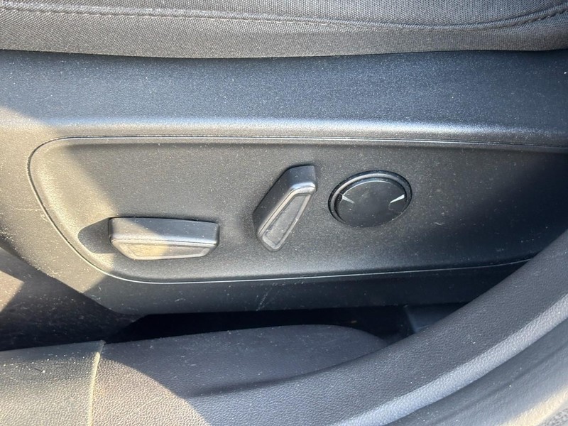 Ford Escape Vehicle Image 17