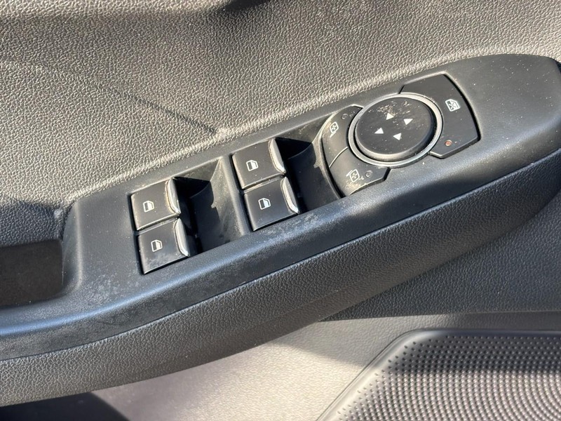 Ford Escape Vehicle Image 18