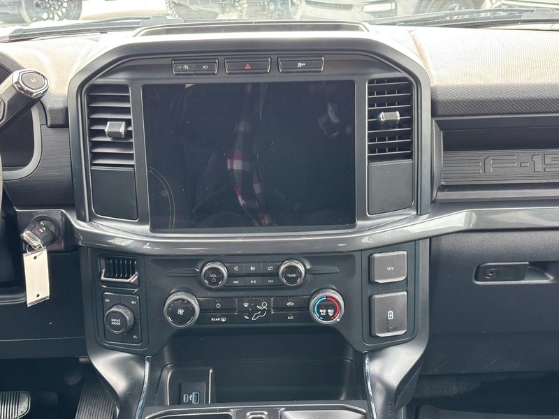 Ford F-150 Vehicle Full-screen Gallery Image 15