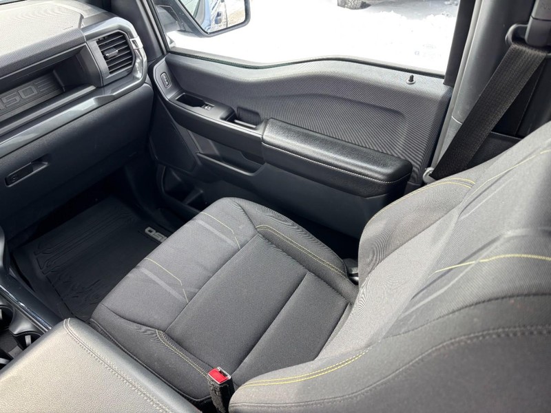 Ford F-150 Vehicle Full-screen Gallery Image 16