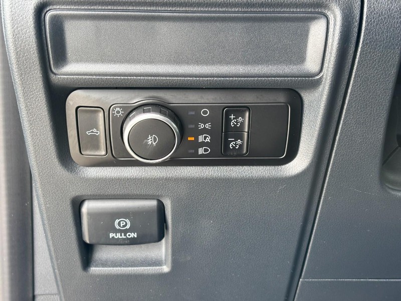 Ford F-150 Vehicle Full-screen Gallery Image 19