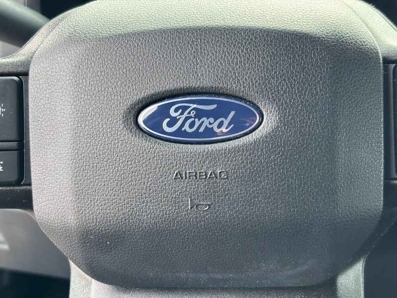 Ford F-150 Vehicle Full-screen Gallery Image 21