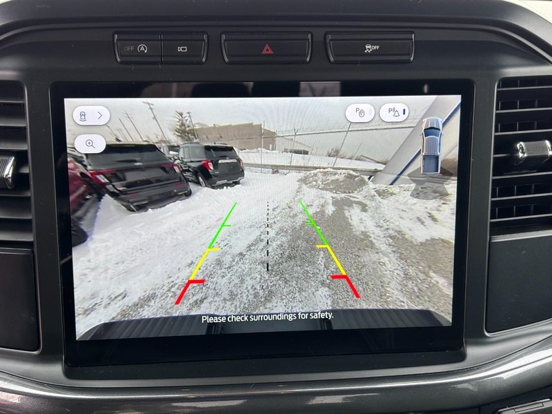 Ford F-150 Vehicle Full-screen Gallery Image 25