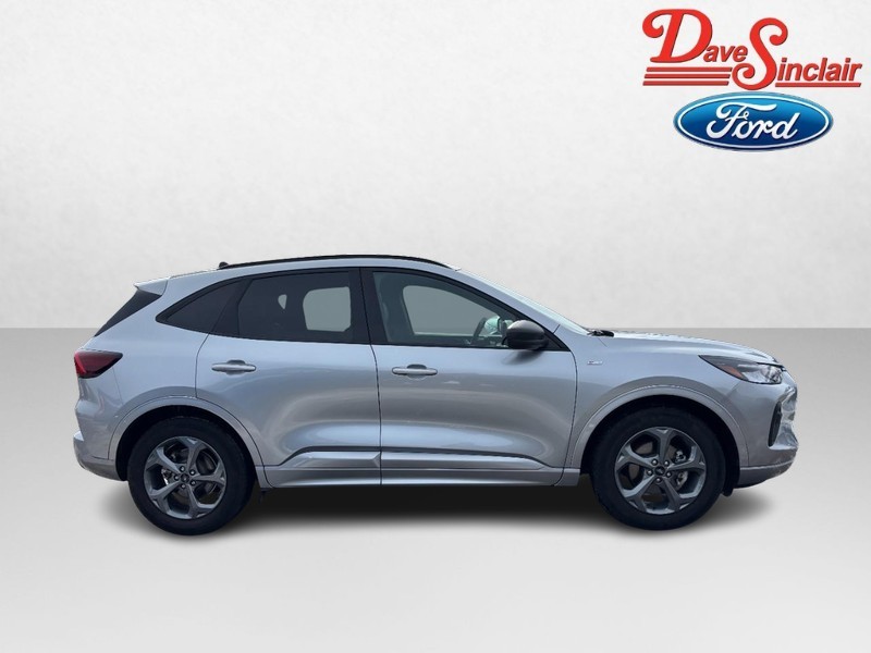 Ford Escape Vehicle Full-screen Gallery Image 05