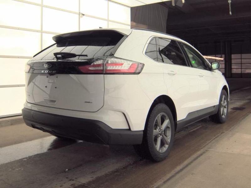 Ford Edge Vehicle Image 02