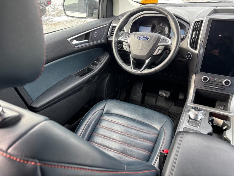 Ford Edge Vehicle Image 13