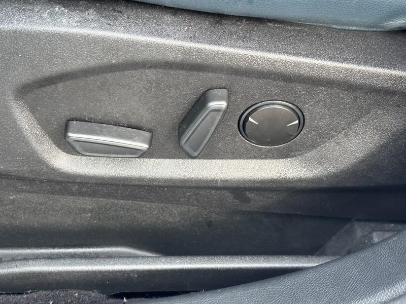 Ford Edge Vehicle Image 16