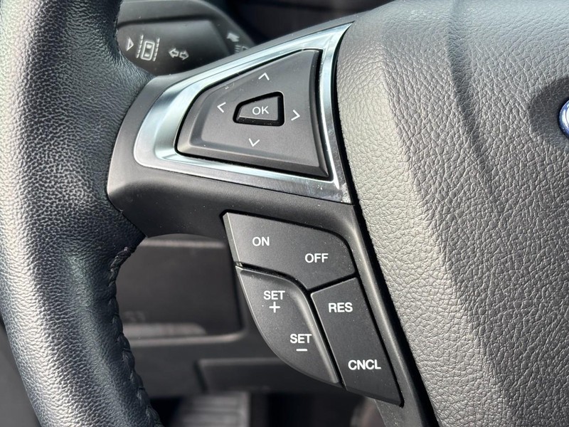 Ford Edge Vehicle Image 19