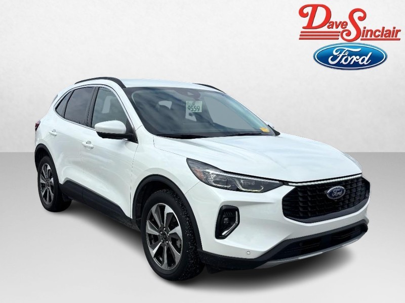 Ford Escape Vehicle Full-screen Gallery Image 04