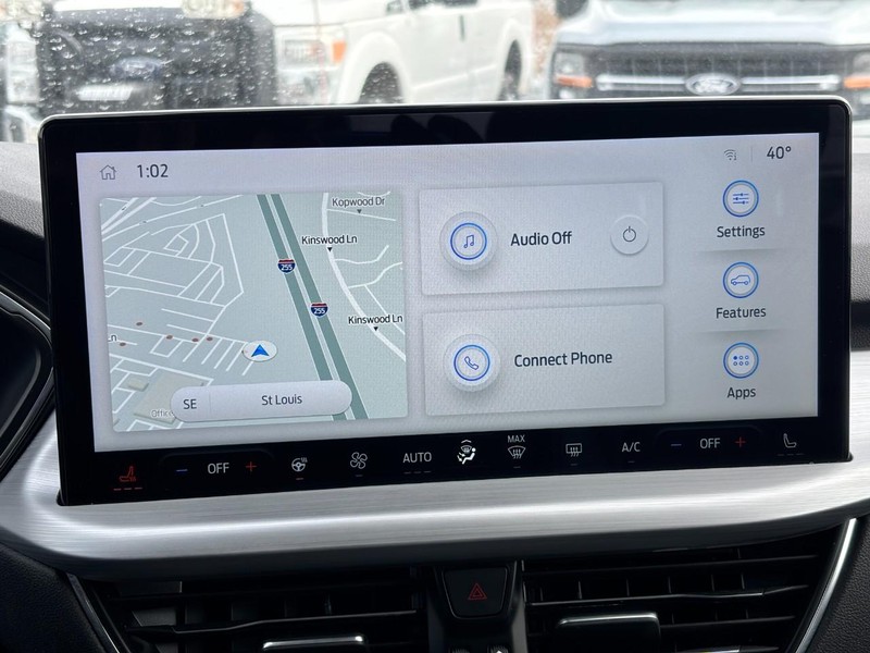 Ford Escape Vehicle Full-screen Gallery Image 23