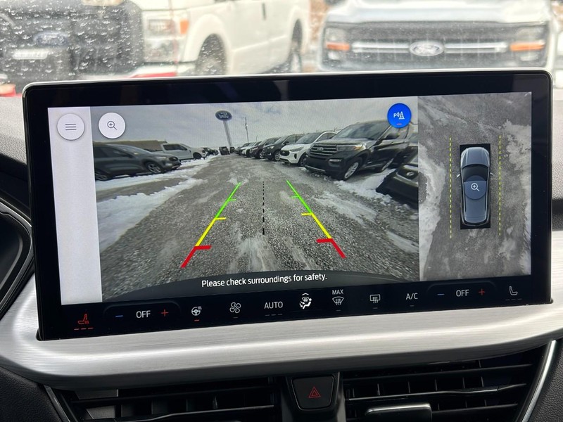 Ford Escape Vehicle Full-screen Gallery Image 24