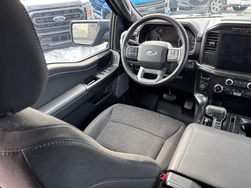 Ford F-150 Vehicle Full-screen Gallery Image 13