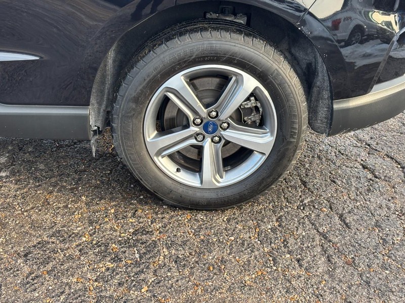 Ford Edge Vehicle Image 11