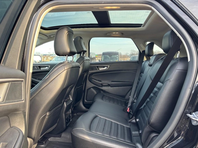 Ford Edge Vehicle Image 12