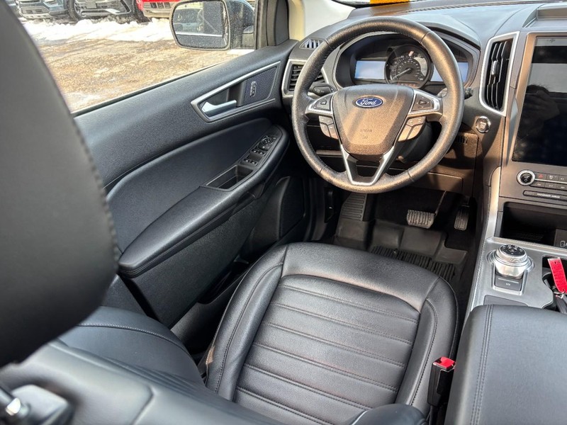 Ford Edge Vehicle Image 13