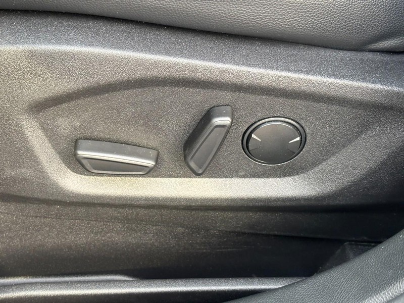 Ford Edge Vehicle Image 16