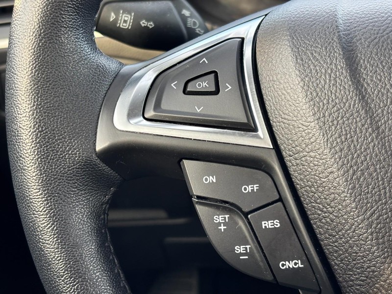 Ford Edge Vehicle Image 19