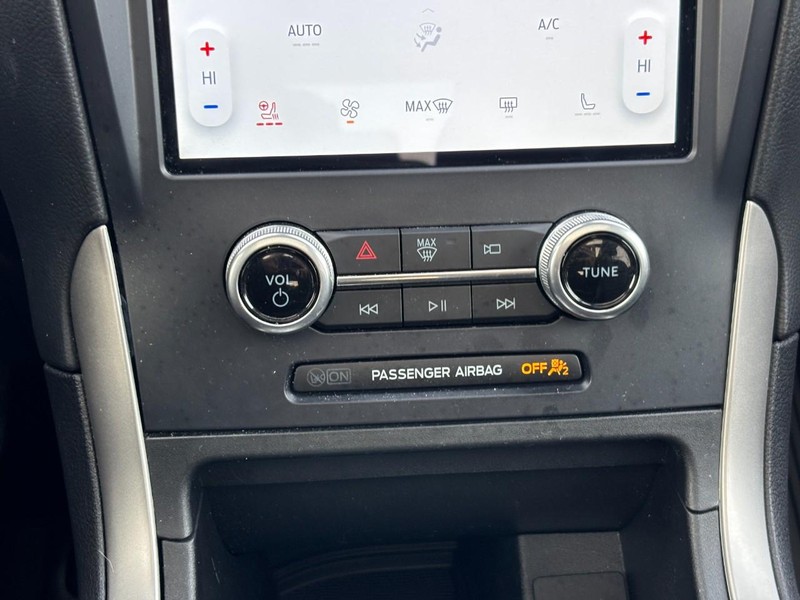 Ford Edge Vehicle Image 25