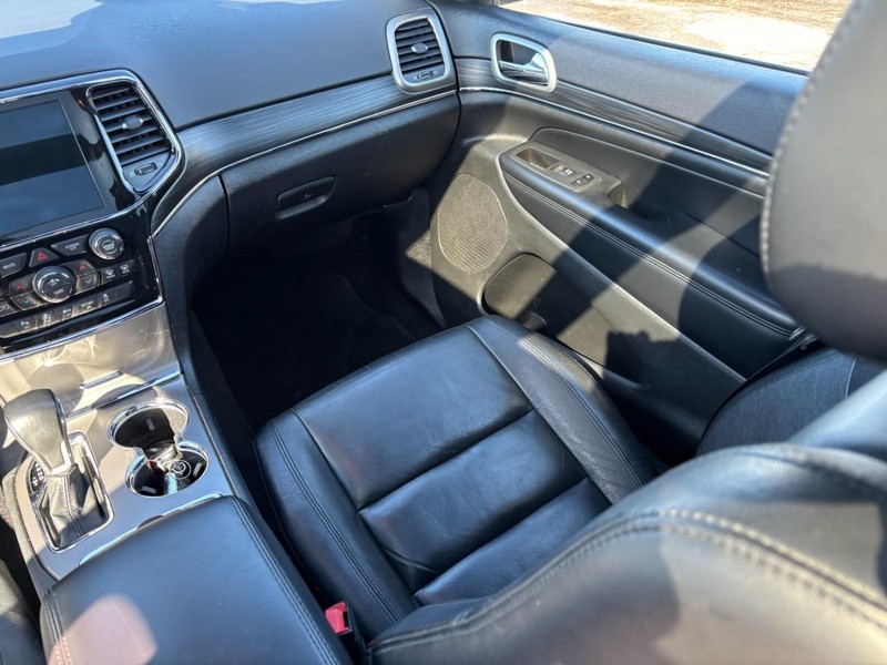 Jeep Grand Cherokee WK Vehicle Full-screen Gallery Image 15