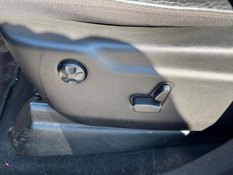 Jeep Grand Cherokee WK Vehicle Full-screen Gallery Image 16