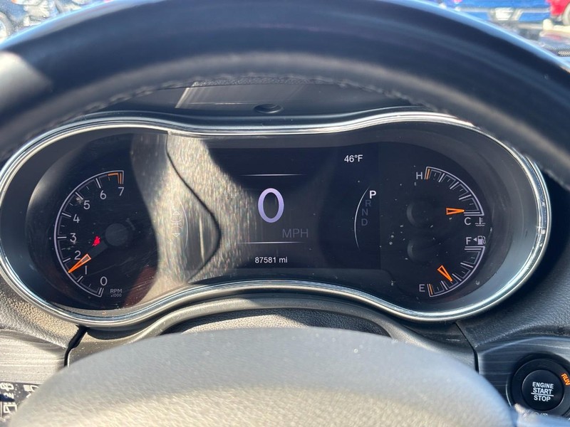 Jeep Grand Cherokee WK Vehicle Full-screen Gallery Image 21