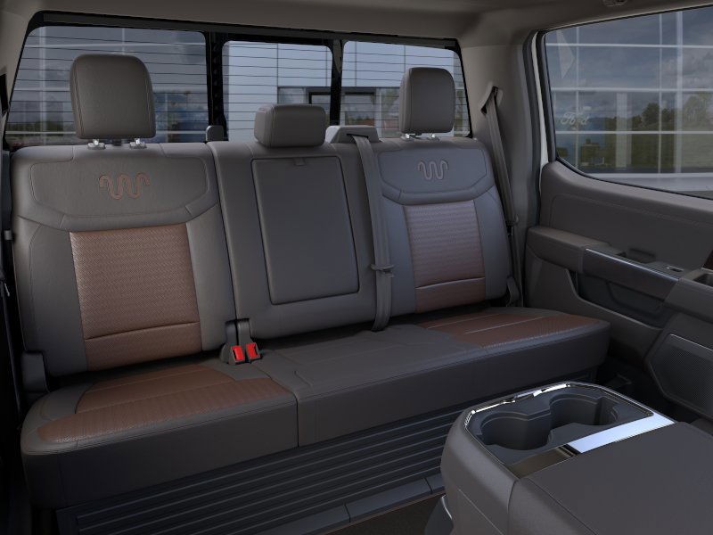 Ford Super Duty F-350 SRW Vehicle Full-screen Gallery Image 13