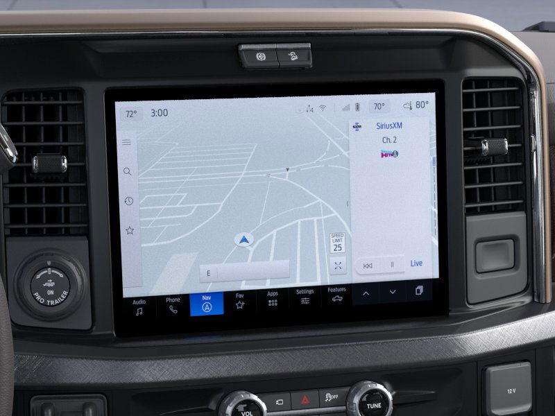 Ford Super Duty F-350 SRW Vehicle Full-screen Gallery Image 16