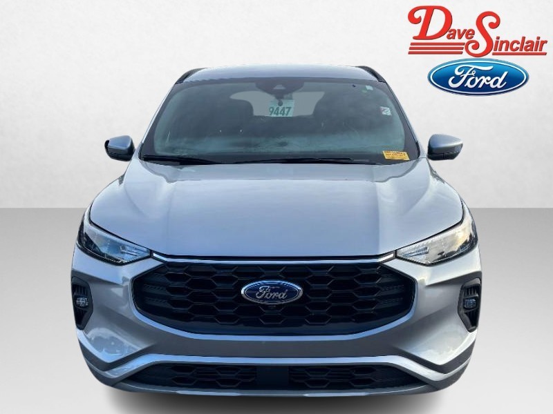 Ford Escape Vehicle Full-screen Gallery Image 02