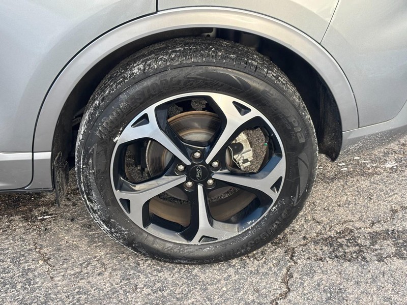 Ford Escape Vehicle Full-screen Gallery Image 11