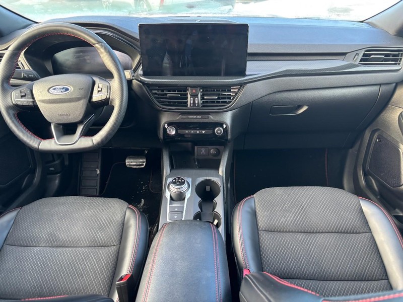 Ford Escape Vehicle Full-screen Gallery Image 14