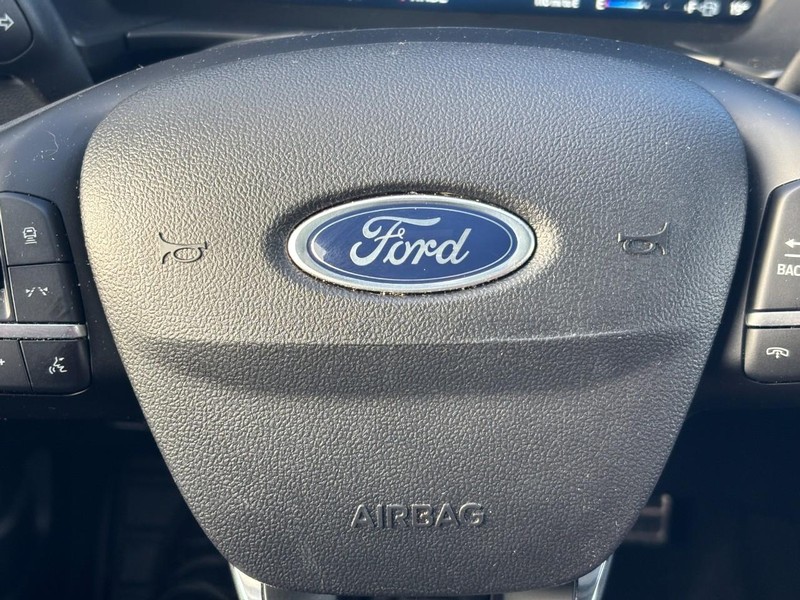 Ford Escape Vehicle Full-screen Gallery Image 20