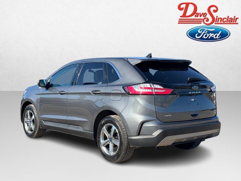 Ford Edge Vehicle Full-screen Gallery Image 09