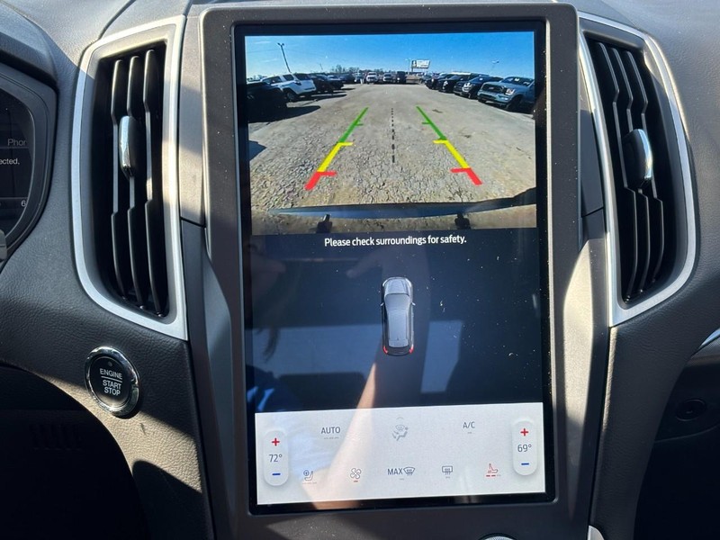 Ford Edge Vehicle Full-screen Gallery Image 24