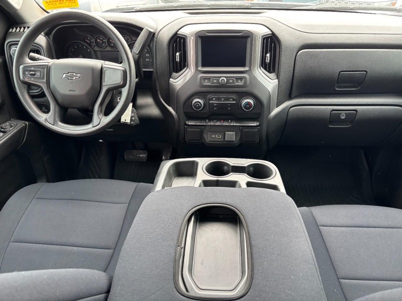 Chevrolet Silverado 1500 Vehicle Full-screen Gallery Image 14