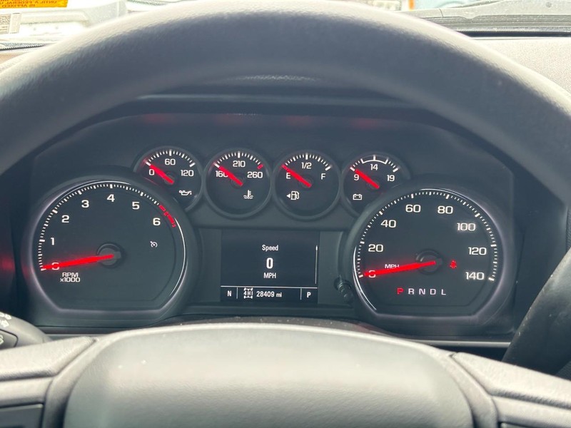 Chevrolet Silverado 1500 Vehicle Full-screen Gallery Image 22