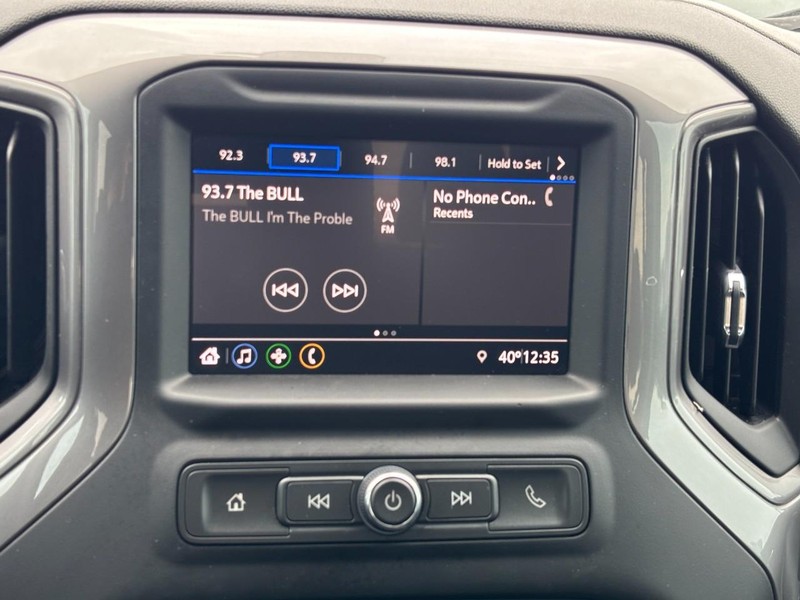 Chevrolet Silverado 1500 Vehicle Full-screen Gallery Image 23