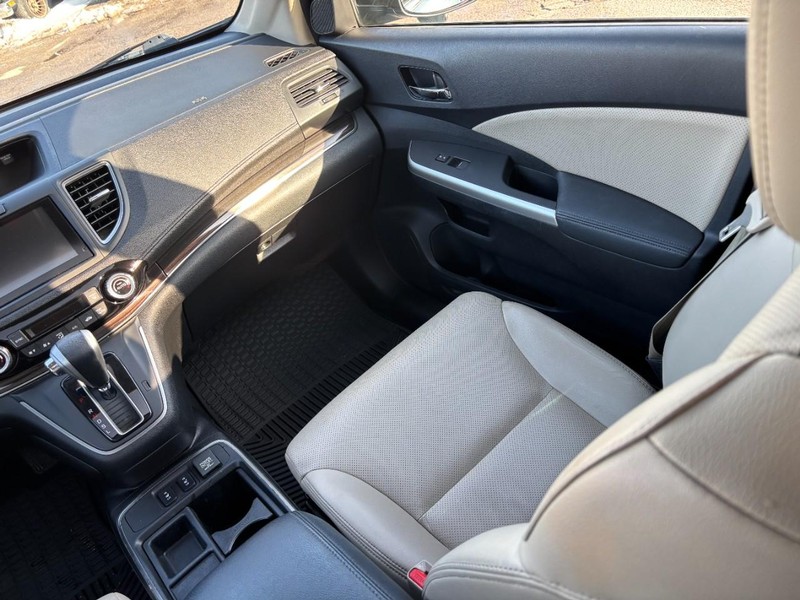 Honda CR-V Vehicle Full-screen Gallery Image 15