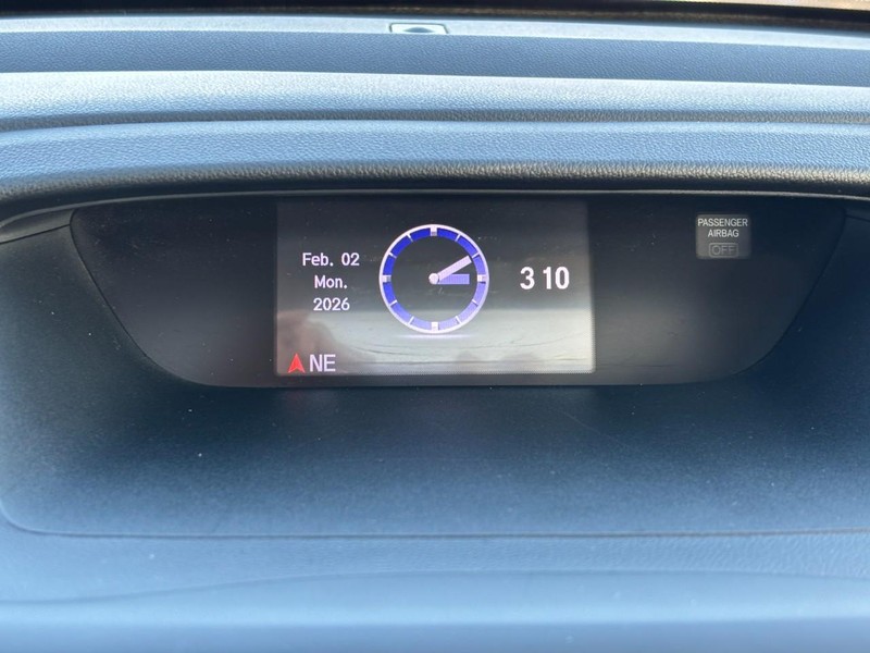 Honda CR-V Vehicle Full-screen Gallery Image 24