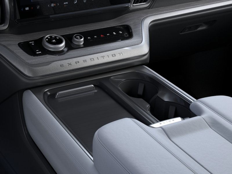 Ford Expedition Vehicle Full-screen Gallery Image 17