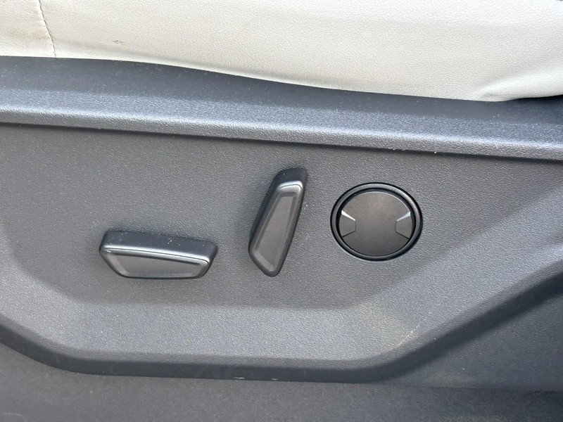 Ford Expedition Max Vehicle Image 17