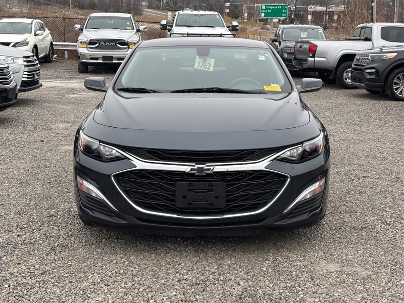 Chevrolet Malibu Vehicle Image 02