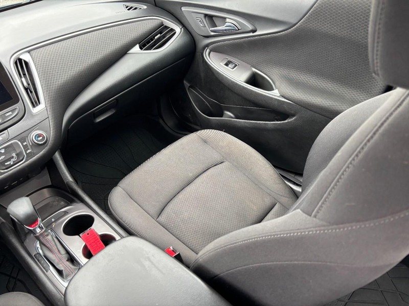 Chevrolet Malibu Vehicle Image 15