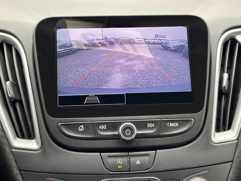 Chevrolet Malibu Vehicle Image 23