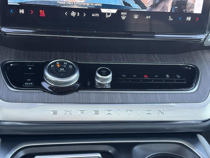 Ford Expedition Vehicle Full-screen Gallery Image 28