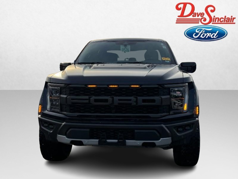 Ford F-150 Vehicle Full-screen Gallery Image 02