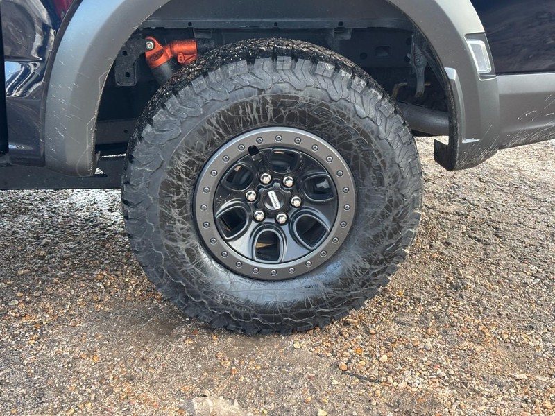 Ford F-150 Vehicle Full-screen Gallery Image 11