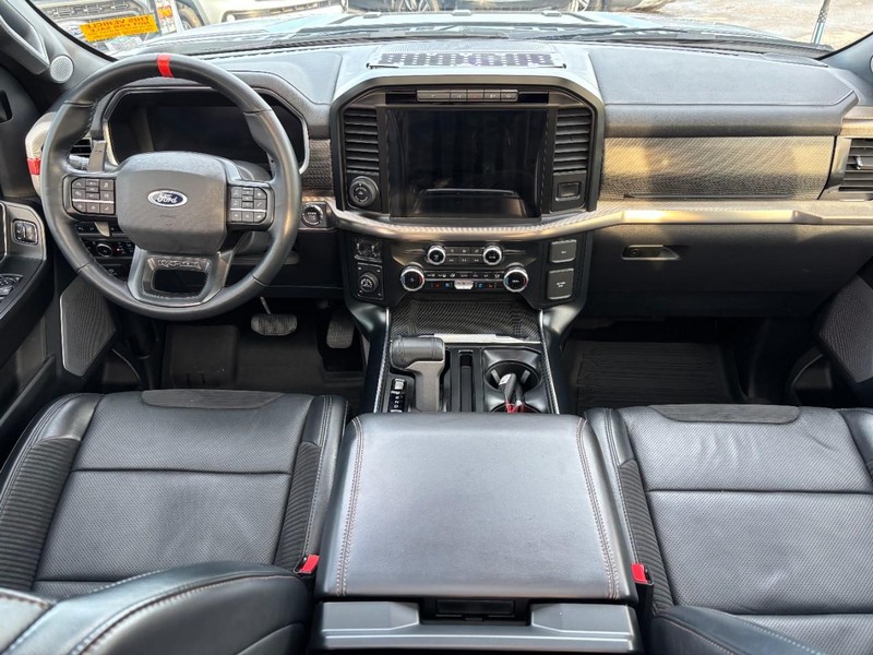 Ford F-150 Vehicle Full-screen Gallery Image 13