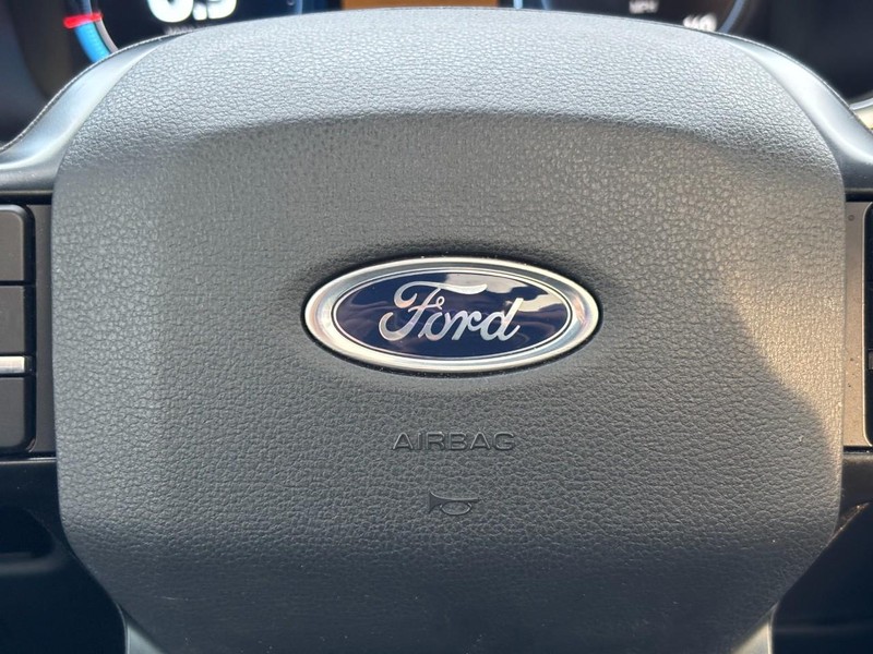 Ford F-150 Vehicle Full-screen Gallery Image 21