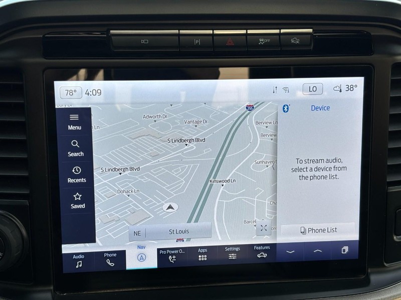 Ford F-150 Vehicle Full-screen Gallery Image 24