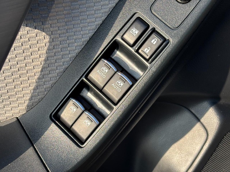 Subaru Forester Vehicle Full-screen Gallery Image 17